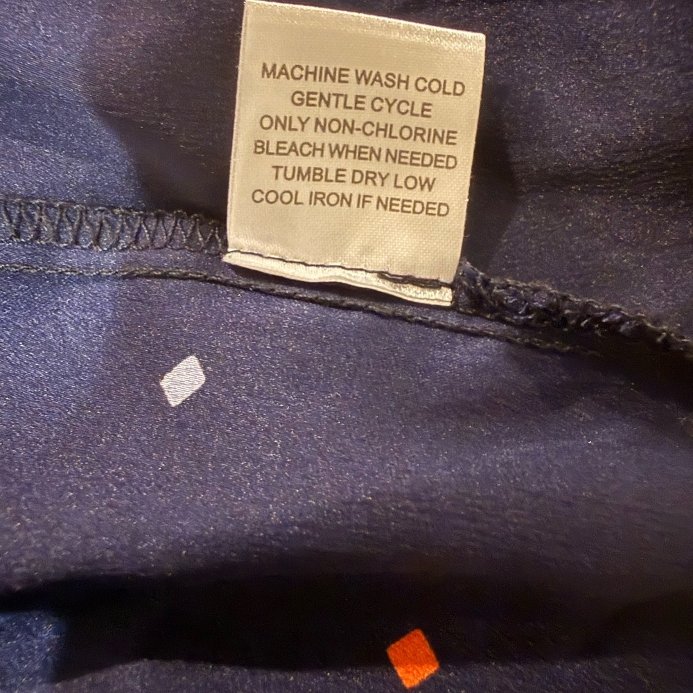 41 Hawthorn Navy Print Button-Front Blouse Medium - Picture 5 of 5